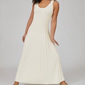 Aritzia Bursa Maxi Dress in Green